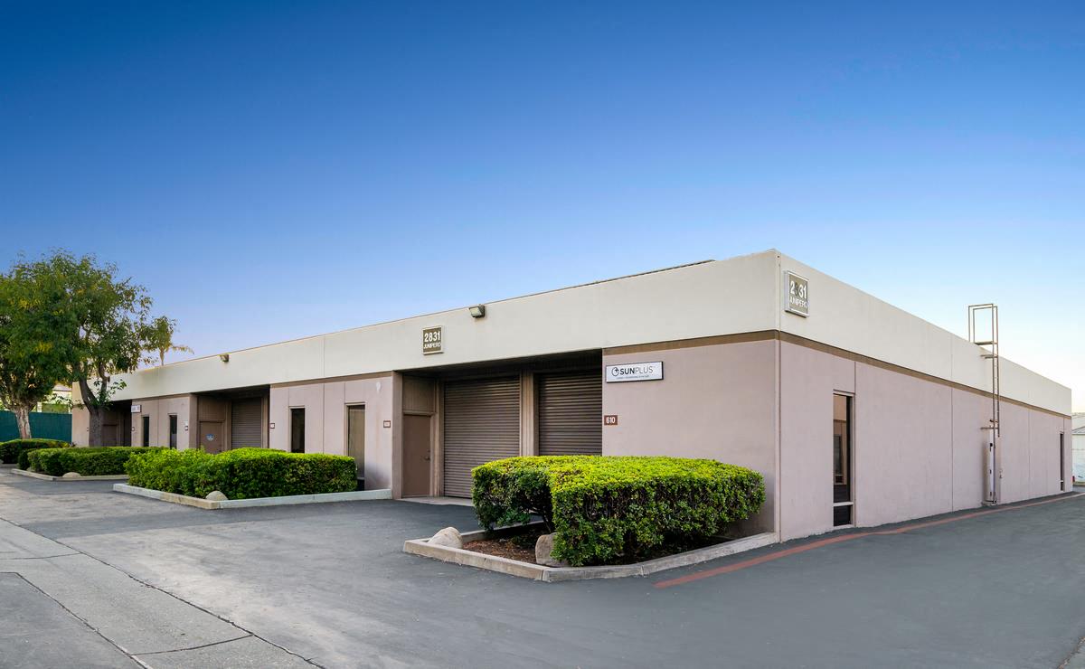 2,046 SF Industrial Space in Signal Hill, CA Photo